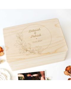 Erinnerungskiste Blumenkranz personalisiert zur Hochzeit
